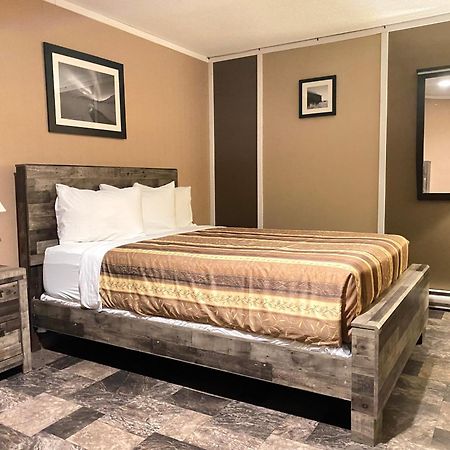 The George Dawson Inn & Conference Centre Dawson Creek Buitenkant foto