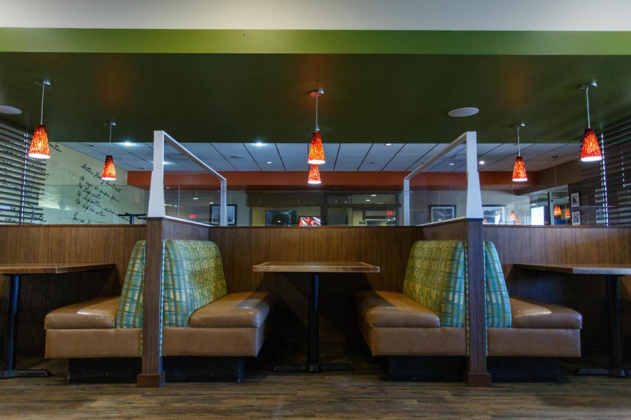 The George Dawson Inn & Conference Centre Dawson Creek Buitenkant foto