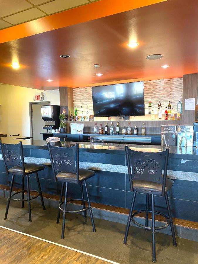 The George Dawson Inn & Conference Centre Dawson Creek Buitenkant foto