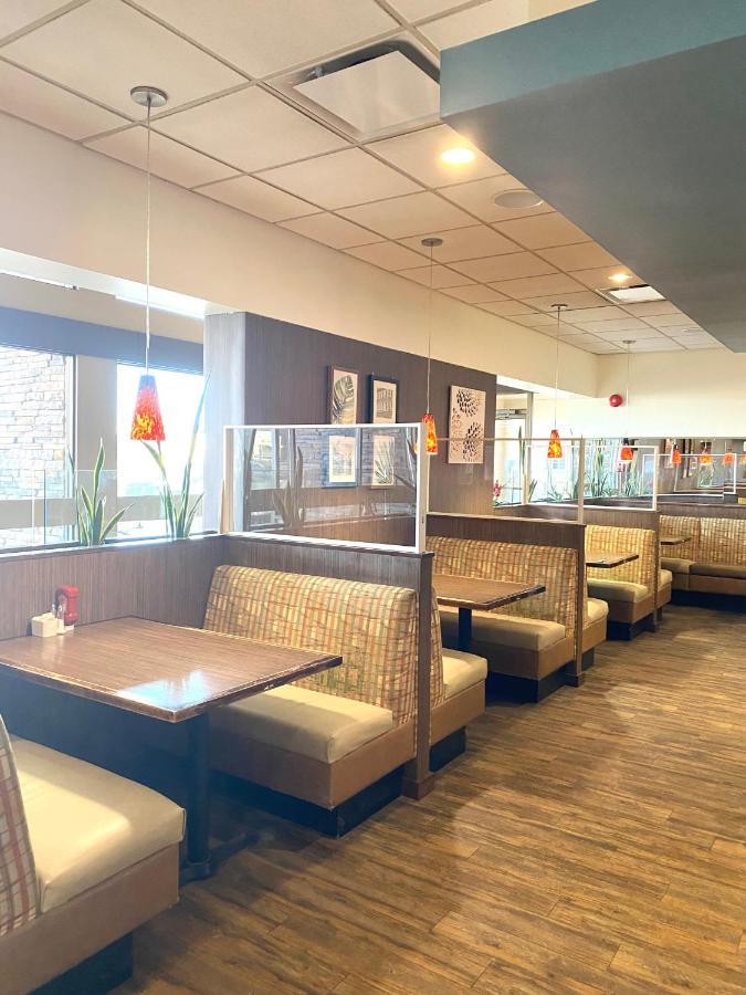 The George Dawson Inn & Conference Centre Dawson Creek Buitenkant foto