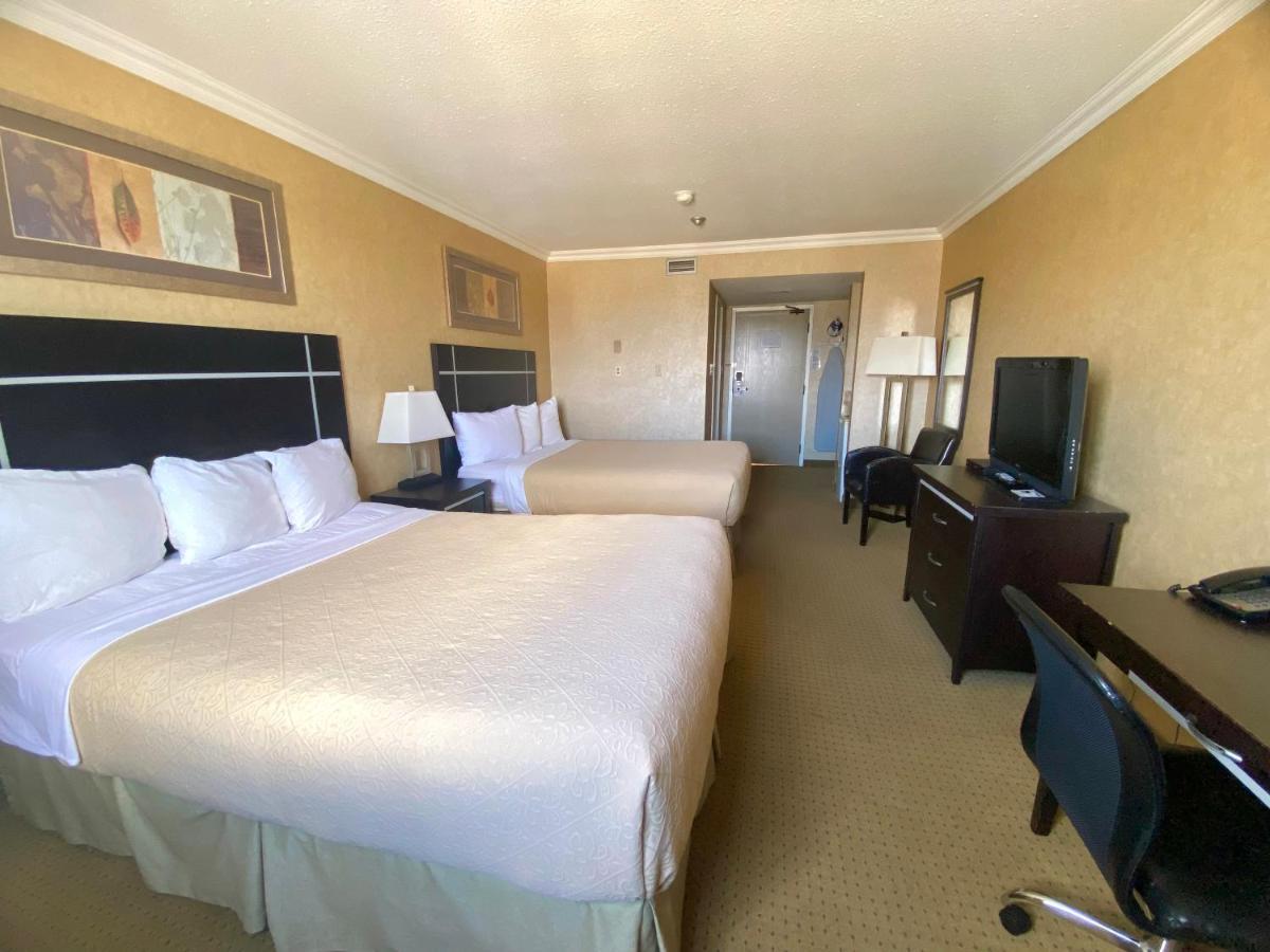 The George Dawson Inn & Conference Centre Dawson Creek Buitenkant foto