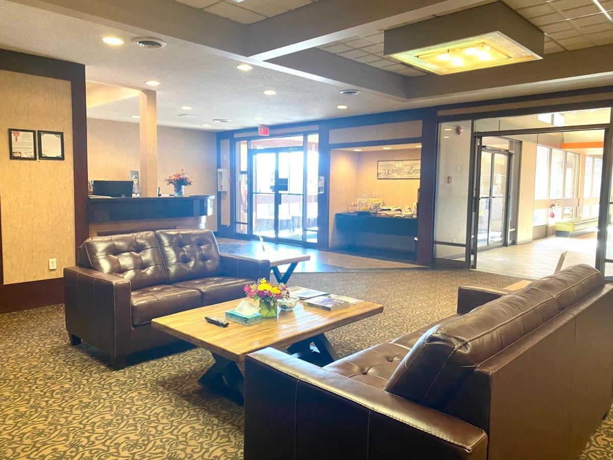 The George Dawson Inn & Conference Centre Dawson Creek Buitenkant foto